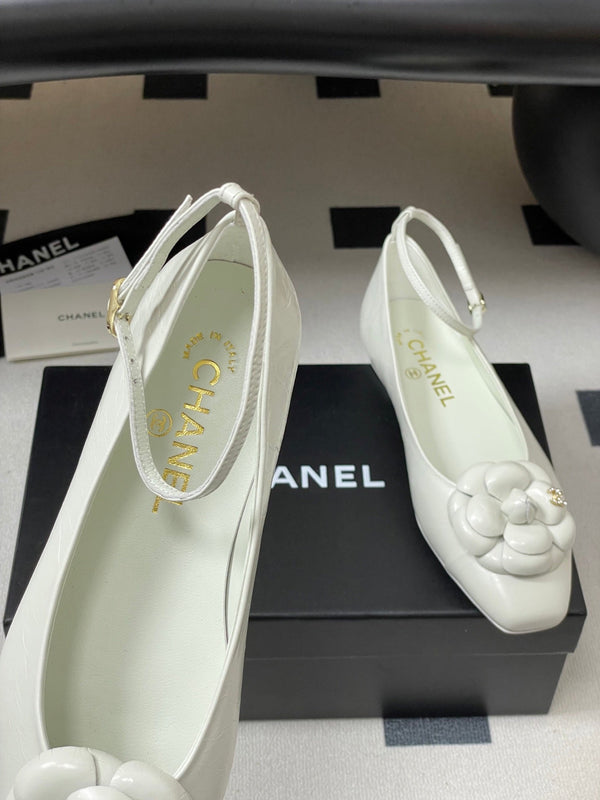 CC 25s Métiers d’art Ballet flats 10mm White Cowhide 413308