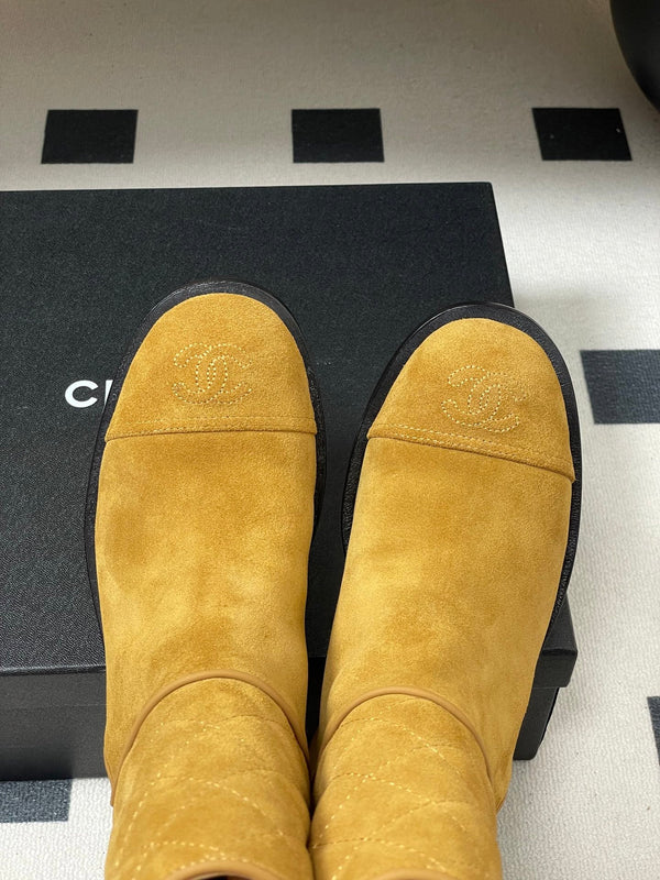 CC 25FW Double C Buckle Short Boot 25mm Brown Suede Cafskin 423142