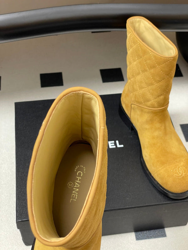 CC 25FW Double C Buckle Short Boot 25mm Brown Suede Cafskin 423142