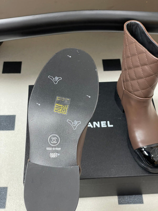 CC 25FW Double C Buckle Short Boot 25mm Brown Black Sheepskin 423143