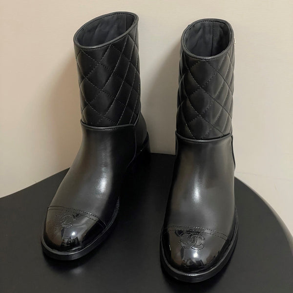 CC 25FW Double C Buckle Short Boot 25mm Black Sheepskin 423144