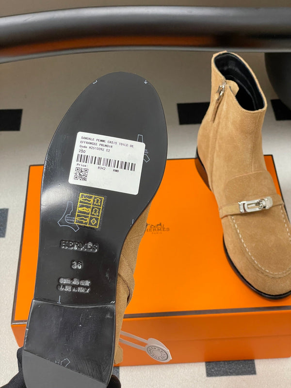 HM Short Boots 25mm Kelly Buckle Light Beige Suede