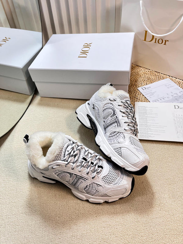 CD Chrono Sneaker In White Mesh Fabric With Fleece Lining 992618