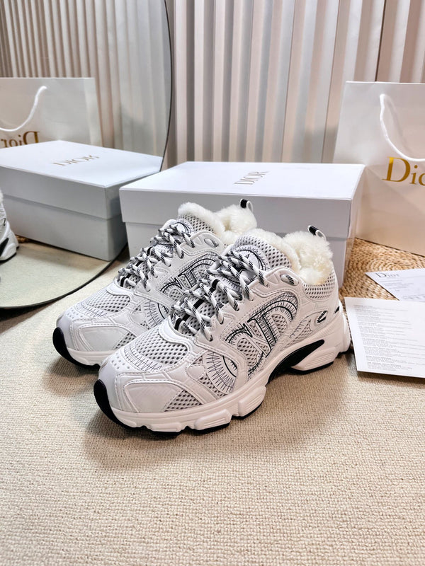 CD Chrono Sneaker In White Mesh Fabric With Fleece Lining 992618