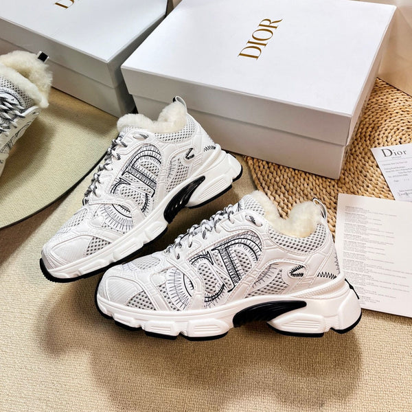 CD Chrono Sneaker In White Mesh Fabric With Fleece Lining 992618