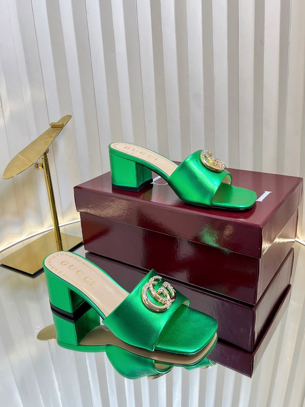 Sandalo con tacco GC 25 Interlocking G in pelle verniciata verde 294637