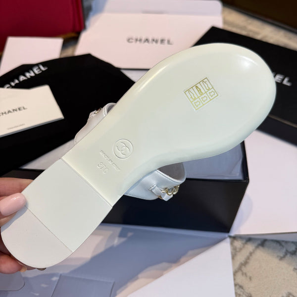 CC 25SS Thong Sandal 2cm Leather Chain White Lambskin 319699