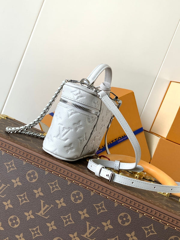 LV Vanity Chain Pouch 19cm Brume Gray Embossed Cowhide Metal HW