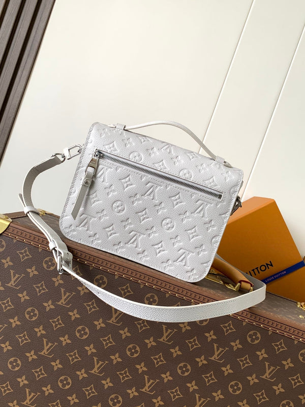 LV Pochette Métis 25cm Brume Gray Cowhide
