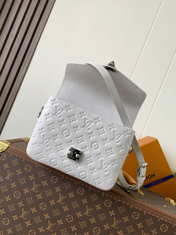 LV Pochette Métis 25cm Brume Gray Cowhide