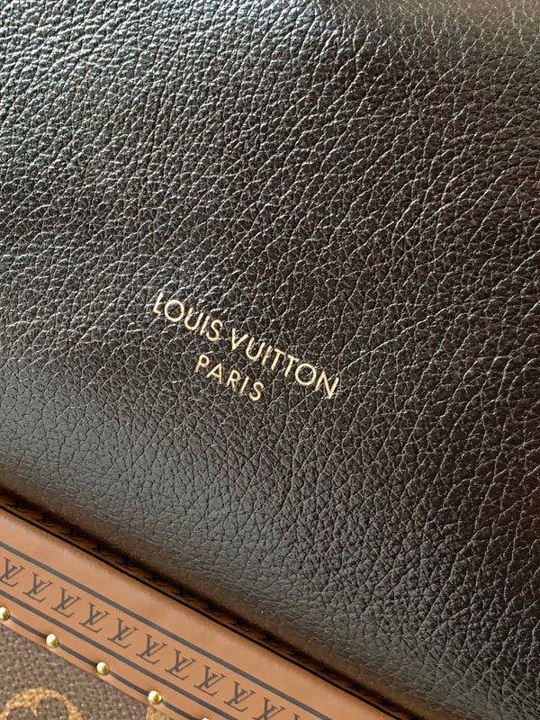 LV M26039 Express PM Borsa a mano 26 cm Pelle di vacchetta nera GHW 