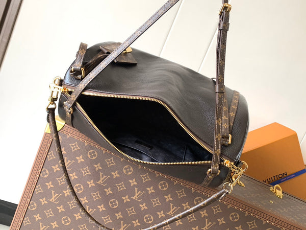 LV M26039 Express PM Borsa a mano 26 cm Pelle di vacchetta nera GHW 