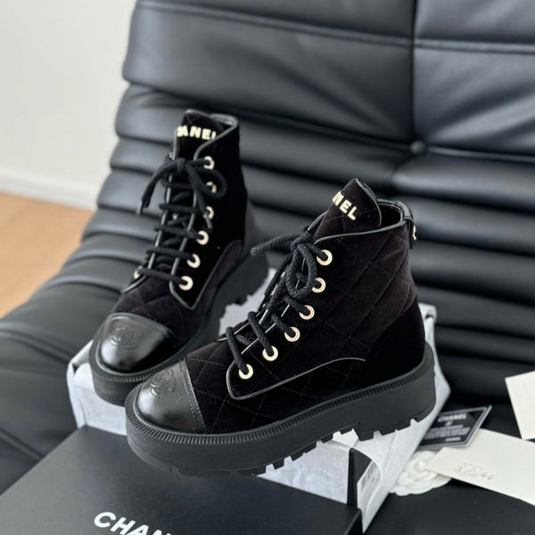 stivaletti cc in velluto rosso scuro trapuntato in pelle di agnello