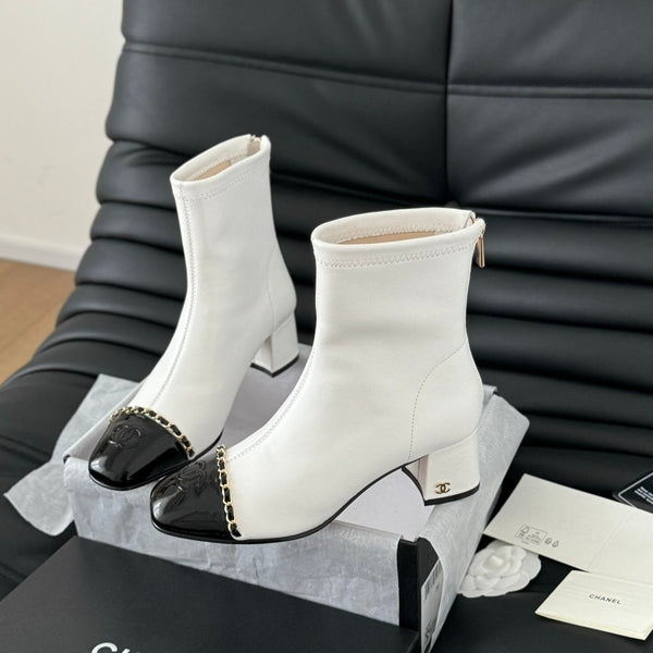 Stivaletto CC in pelle di vitello bianca e vernice nera