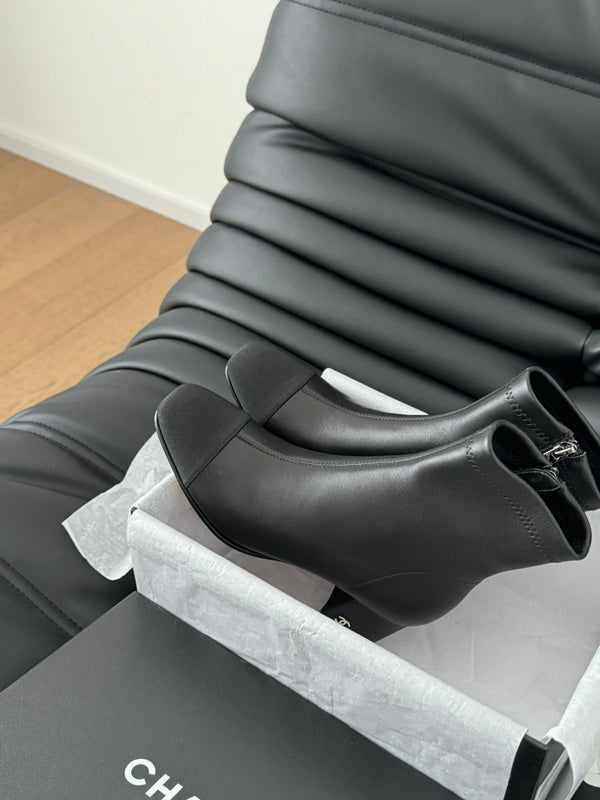 Stivaletto CC in pelle di vitello nera grosgrain