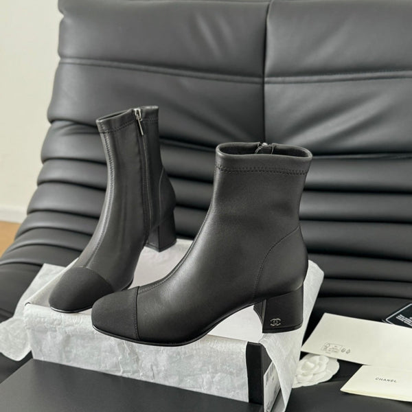 Stivaletto CC in pelle di vitello nera grosgrain