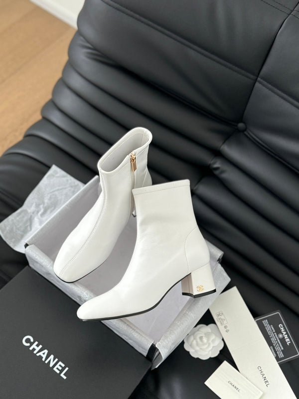 Stivaletto CC in pelle di vitello bianca