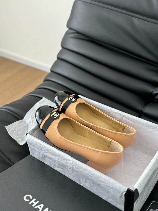 CC High Heels Beige Black Lambskin