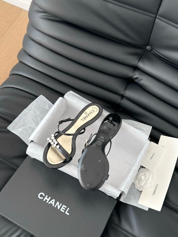 SANDALO PERLA IN PELLE DI AGNELLO NERA E ORO 35 MM