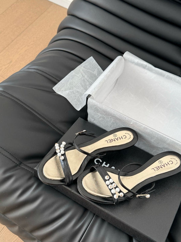 SANDALO PERLA IN PELLE DI AGNELLO NERA E ORO 35 MM