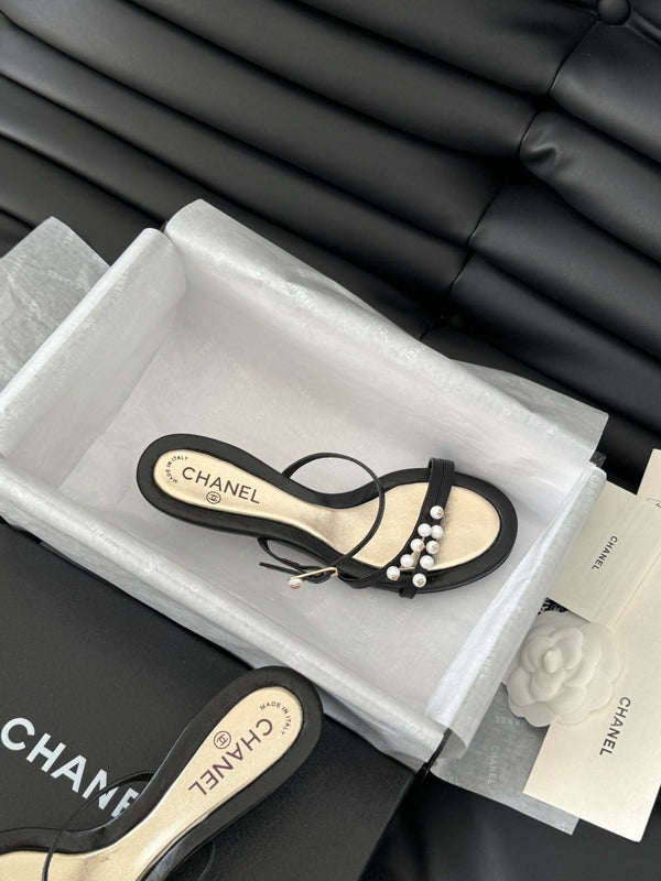 SANDALO PERLA IN PELLE DI AGNELLO NERA E ORO 35 MM