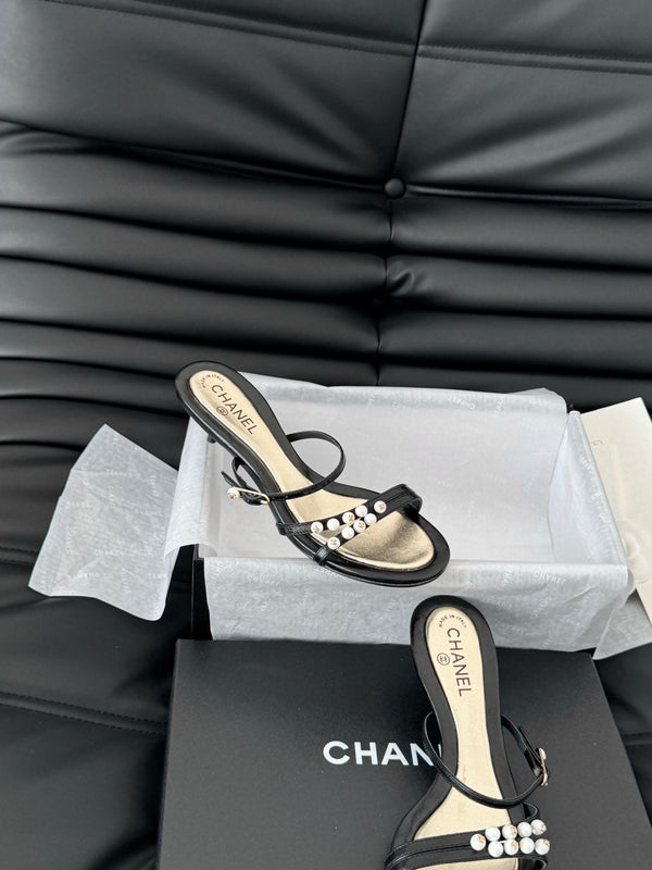 SANDALO PERLA IN PELLE DI AGNELLO NERA E ORO 35 MM