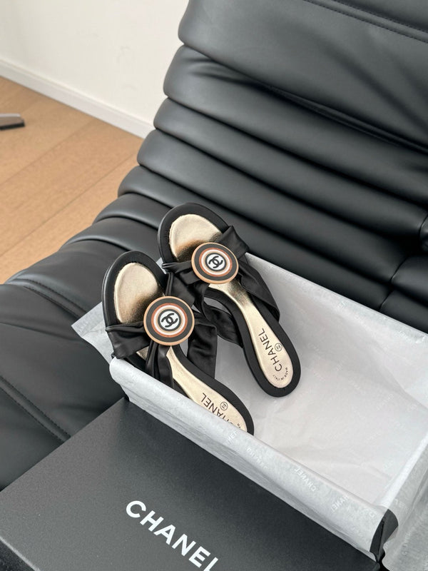 SANDALI CIABATTE CC IN PELLE DI AGNELLO NERA