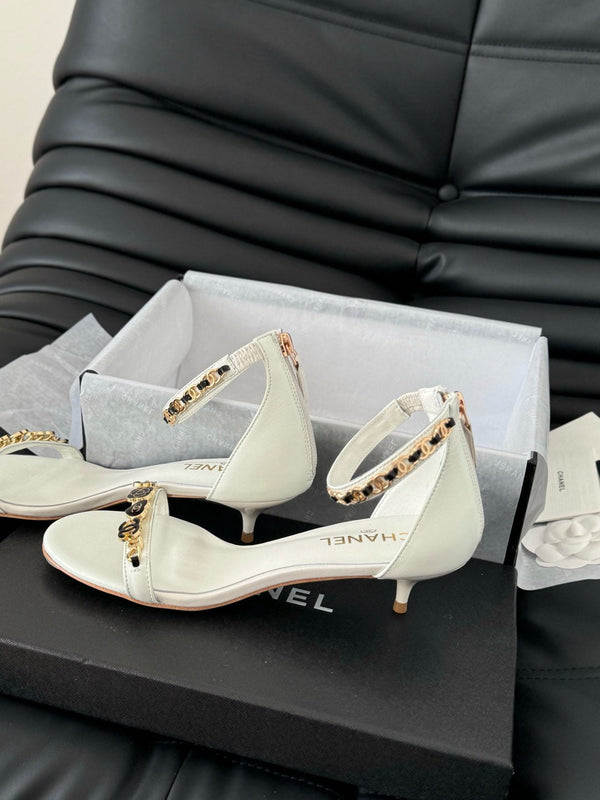 SANDALO TACCO MEDIO 35 MM IN MONTONE BIANCO CON ADESIVI