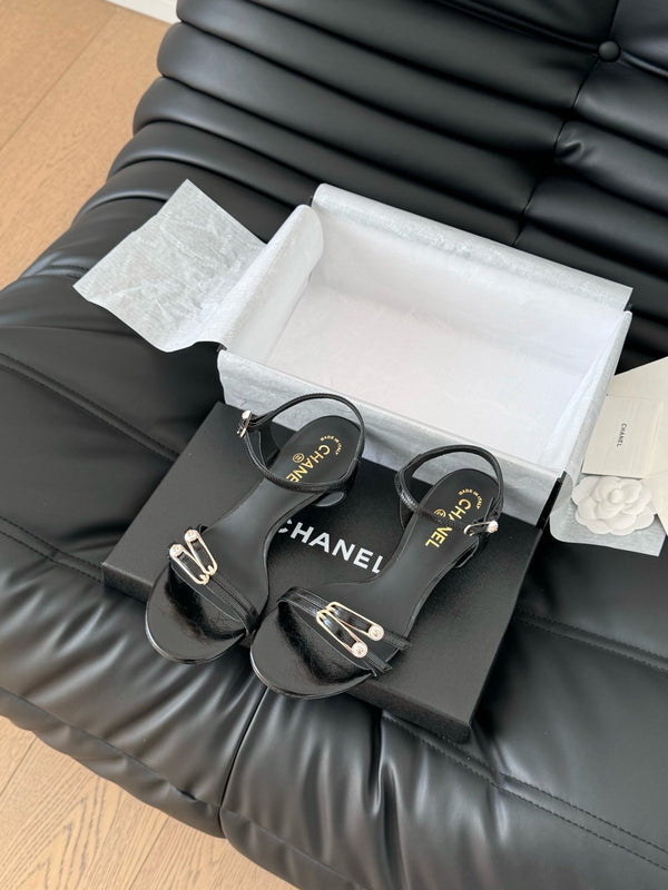 SANDALO TACCO MEDIO 35 MM IN PELLE DI MONTONE NERA