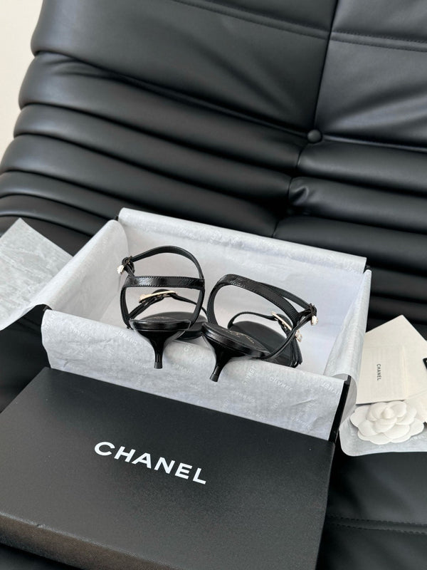 SANDALO TACCO MEDIO 35 MM IN PELLE DI MONTONE NERA