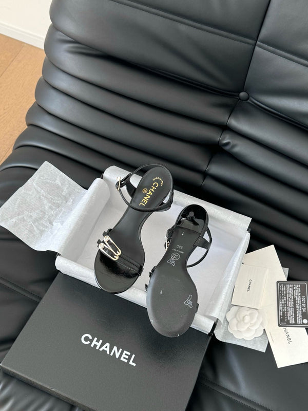 SANDALO TACCO MEDIO 35 MM IN PELLE DI MONTONE NERA