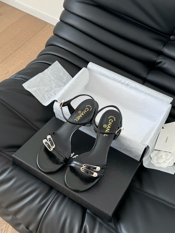 SANDALO TACCO MEDIO 35 MM IN PELLE DI MONTONE NERA