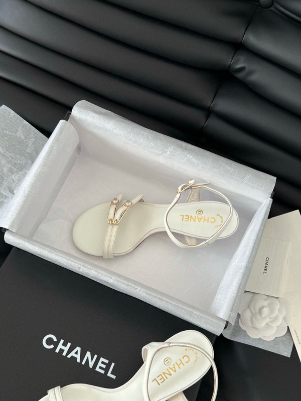 SANDALO TACCO MEDIO 35 MM IN MONTONE BIANCO