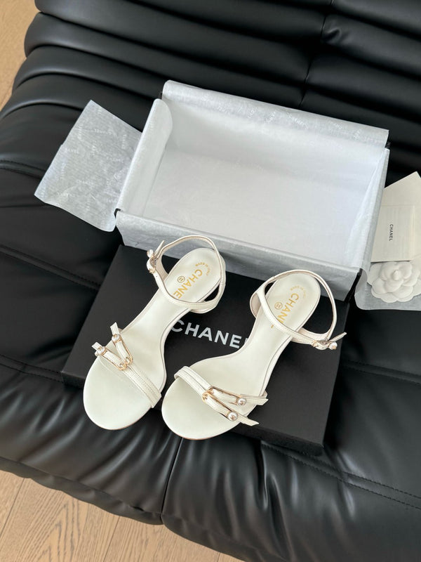 SANDALO TACCO MEDIO 35 MM IN MONTONE BIANCO