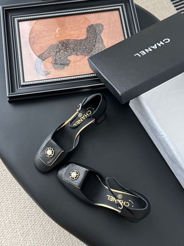 CC 25 Mary Jane Black Cowhide 305280