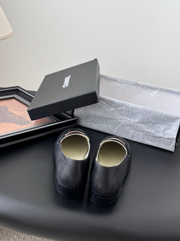 CC 25K Vintage Finition Main Loafers Black Calfskin 458641