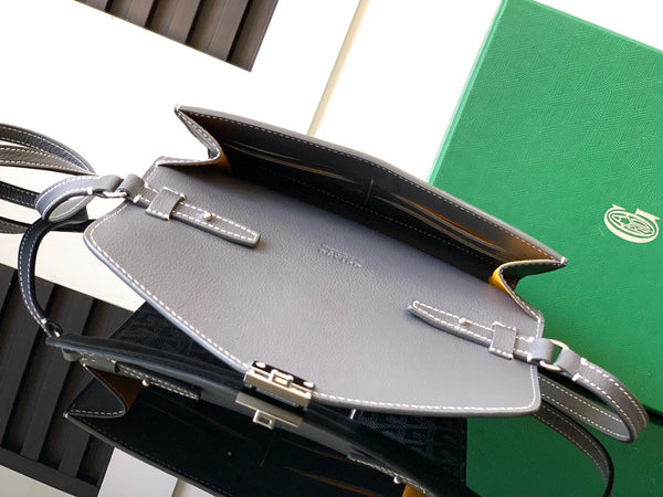 CHYPRE WALLET-POUCH 21 IN GRAY GOYARDINE CANVAS AND CALFSKIN