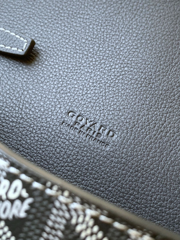 CHYPRE WALLET-POUCH 21 IN GRAY GOYARDINE CANVAS AND CALFSKIN