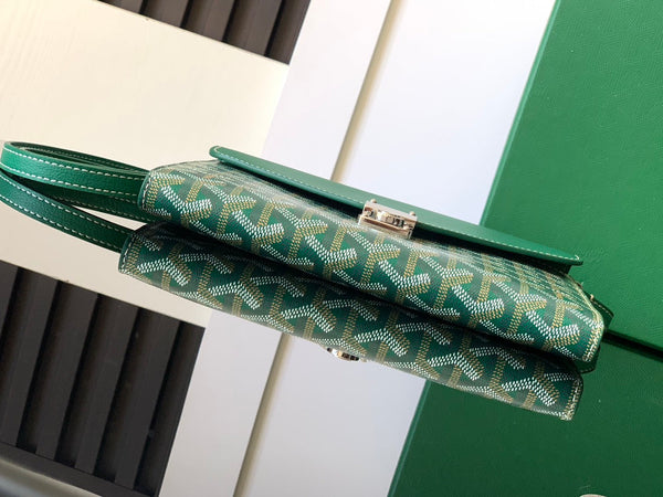 CHYPRE WALLET-POUCH 21 IN GREEN GOYARDINE CANVAS AND CALFSKIN