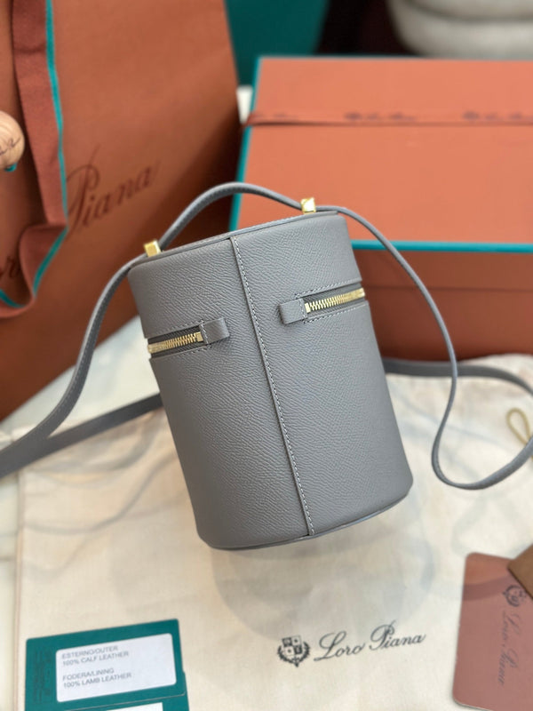 BORSA EXTRA CASE MEDIA 16 IN PELLE DI VITELLO LISCIA GRIGIO TORTORA CON FERRAMENTA ORO