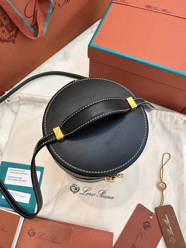 EXTRA CASE MEDIUM 16 BAG IN BLACK SMOOTH CALFSKIN WITH GOLD HARDWARE