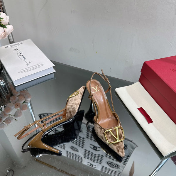 Vlogo Signature Slingback in pelle di vitello marrone e velluto