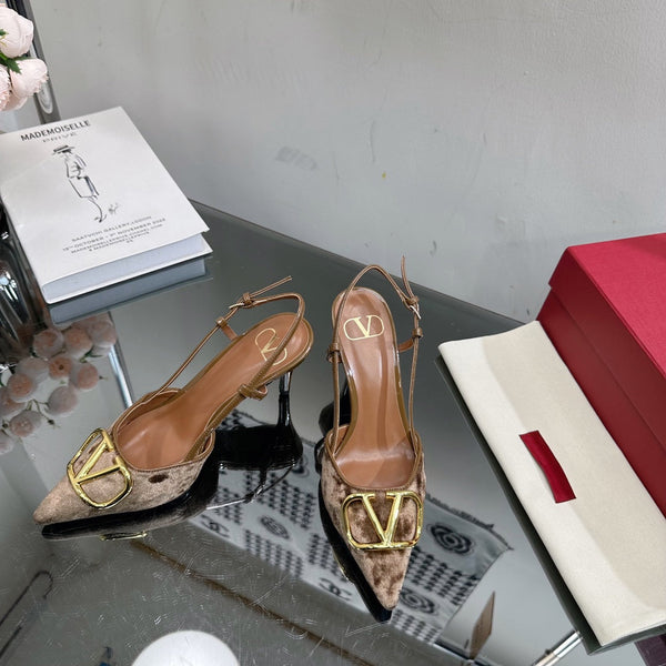 Vlogo Signature Slingback in pelle di vitello marrone e velluto