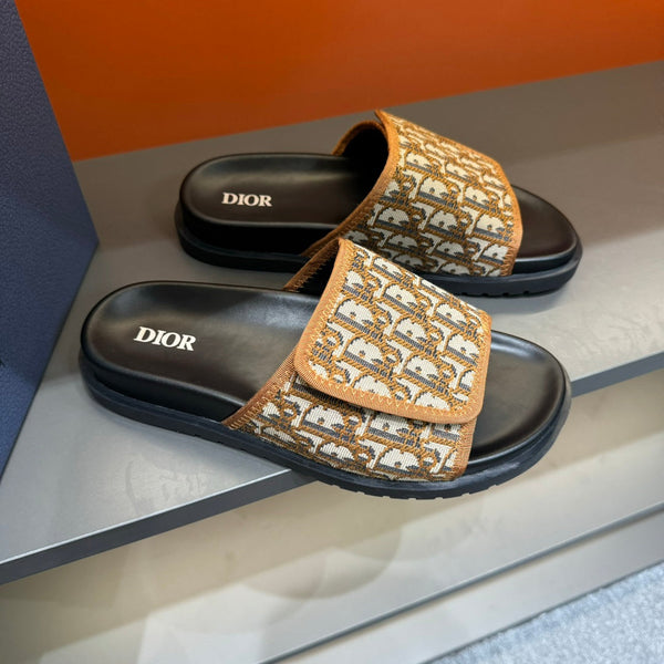 CD VELCRO STRAP SLIPPER AMBER JACQUARD