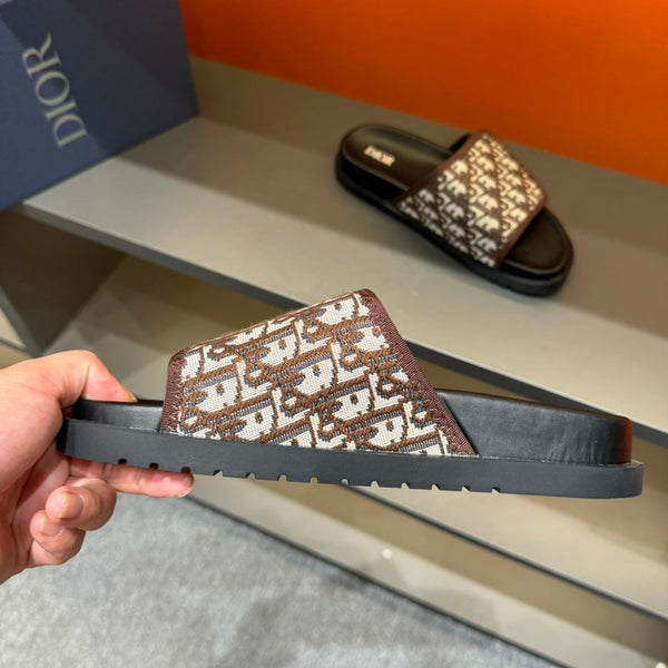 CD VELCRO STRAP SLIPPER RUSSET JACQUARD