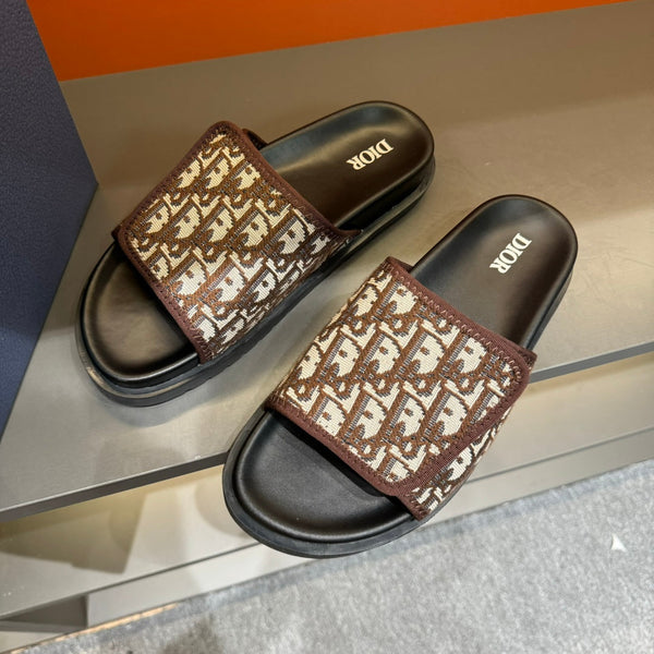 CD VELCRO STRAP SLIPPER RUSSET JACQUARD