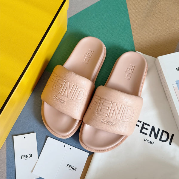 FENDI ROMA SLIDES IN PASTEL PINK FUSSBETT LAMBSKIN