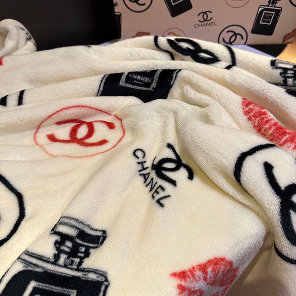 BLANKET IN WHITE MIX COLORFUL MILK VELVET 152041