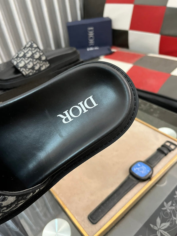 CD AQUA SLIDE SANDAL BLACK AND GRAY JACQUARD