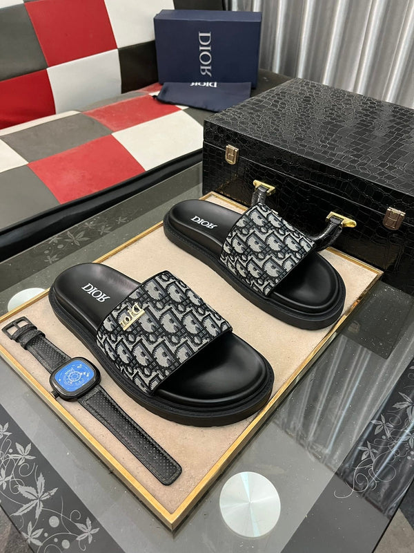 CD AQUA SLIDE SANDAL BLACK AND GRAY JACQUARD